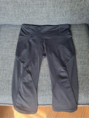 Lululemon Athletica Black Wunder Under Crop Leggings With Mesh Detail